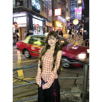 ♡ 𝑪𝒉𝒊𝒄 𝒖 ♡辣妹風一字肩撞色格紋長袖T恤女裝夏季減齡修身別緻時尚百搭上衣
