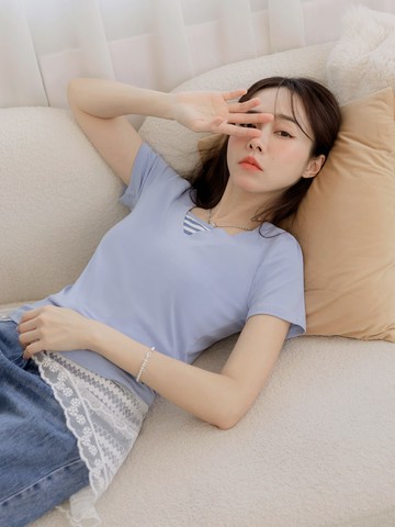 親膚柔滑V領合身短袖上衣