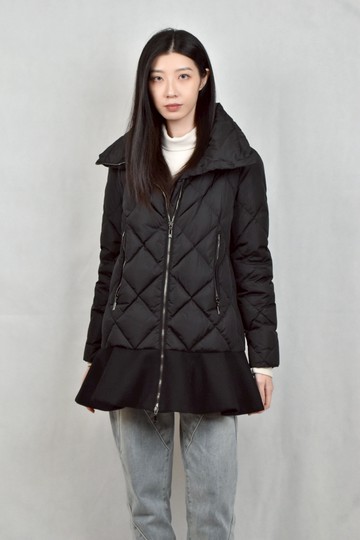 (M) moncler黑色羽絨拼接外套