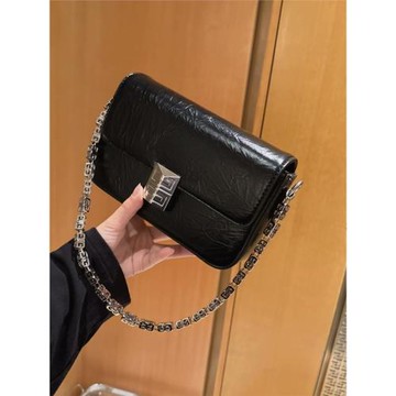 法國輕奢風高級感鏈條包包女2025春新款真皮斜挎小方包洋氣腋下包