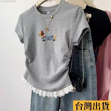 🌈台倉出庫🌈 💛💛灰色蕾絲花邊小狗短袖 短闆上衣 閤身T 辣妹上衣 短闆t短袖 T恤女 夏季小個子短款上衣 正肩