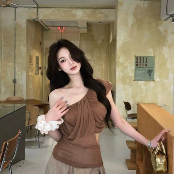 ♡ 𝑪𝒉𝒊𝒄 𝒖 ♡辣妹斜領上衣女夏季新款微透露腰設計感小衆卡其色網紗上衣