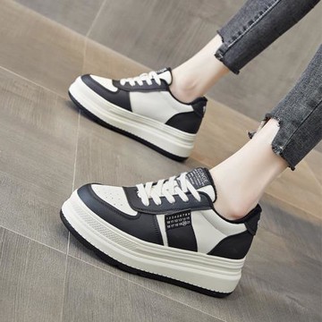 香港內增高女鞋2025春季新款百搭洋氣鞋子真皮厚底松糕休閑板鞋女