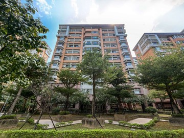 座北朝南健安新城正面101景觀★住商游佳諭｜台北市松山區三民路