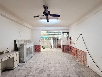 ⭐鳳山進家樂福*五甲商圈|大面寬公寓一樓｜高雄市鳳山區林森路