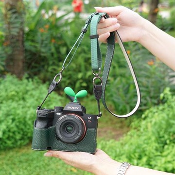 適用索尼a7c2相機包a7m4保護套Sony a7m5/r5皮套zve10二代底座殼