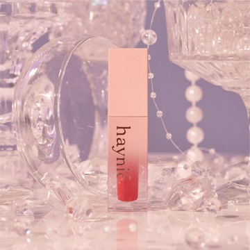 🚚 快速出貨【haynie】女王節獻禮🎁保養系水光唇｜Moonveil 水光透心唇釉 M005 星莓悸動｜贈專屬手持鏡＋面膜體驗禮・送禮推薦