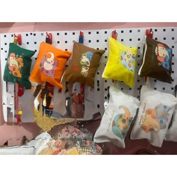 現貨 泰國 🇹🇭 手工製作 彩虹布料設 大象圖案耐用 四方形萬用扣圈化妝包 零錢包 約19cm