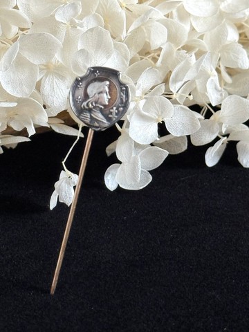 *40613-珍藏法國古董聖女貞德像別針