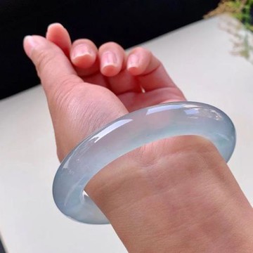 臻選天然緬甸翡翠手鐲冰種老坑a貨玉手鐲高冰玻璃種飄花圓條女款