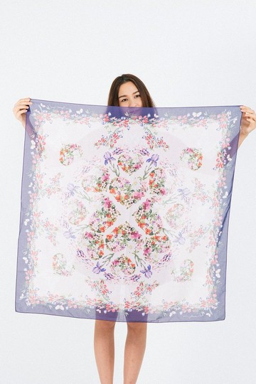 花園裡的愛戀 - 手工圍巾/絲巾