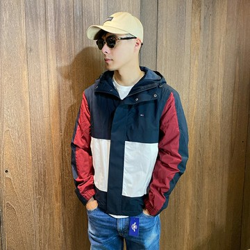 美國百分百【Tommy Hilfiger】外套 TH 夾克 連帽 風衣 厚 logo 防風 保暖 男 拼色 BL29