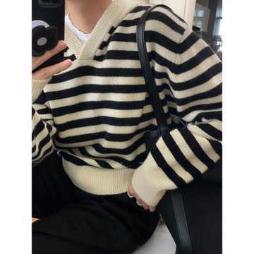 小個子黑白條紋慵懶風浣熊絨連帽毛衣女秋冬季內搭高級感針織上衣