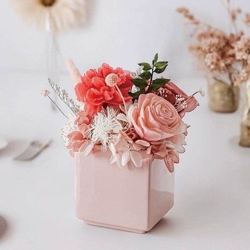 Love Mom愛意綻放康乃馨母親節永生花禮(贈送5ml香氛油)