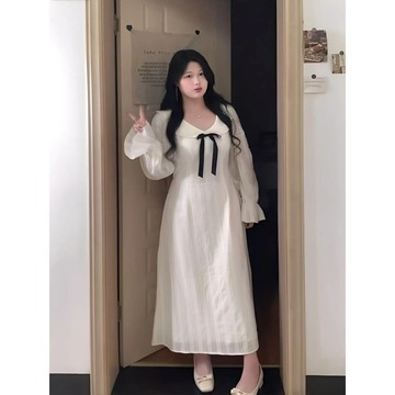 【吉野姐姐】L-4XL 大碼女裝 法式小白花蝴蝶結長袖收腰連身裙 微胖mm顯瘦遮肉洋裝 氣質洋裝 白色洋裝 仙女裙 長裙