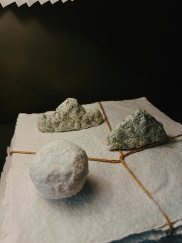 山與一顆心事 /手捏成形再生紙作品三件組