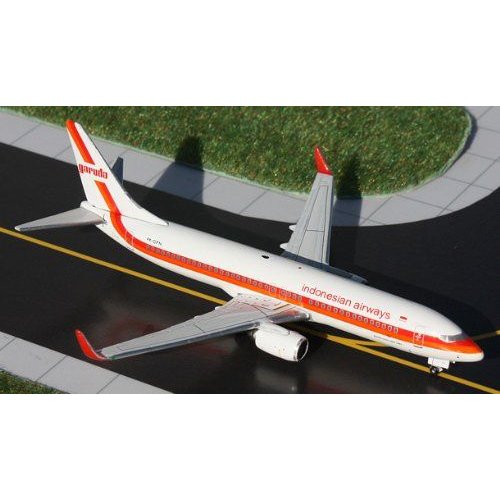 1: 400 ジェミニジェット Garuda ボーイング 737-800W 1970s Retro Colors