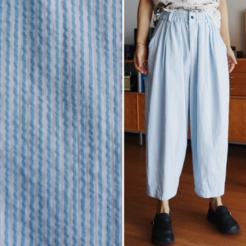 淡藍白條紋 鬆緊腰圍 大廓形燈籠褲 微彈泡泡棉面料 中性長褲