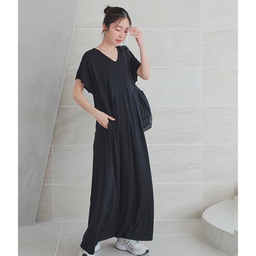 日本 Kobe Lettuce - 接觸冷感 腰線修身V領洋裝-定番黑