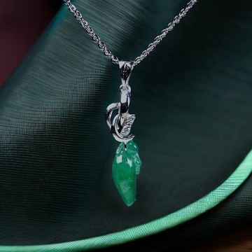 冰種陽綠翡翠福瓜項鍊 18K金鑲嵌墜頭 | 天然緬甸翡翠A貨 | 送禮