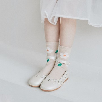 韓國專櫃 Roa&Jane 白金色雕花娃娃鞋