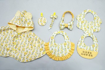 Gugu手創- 黃花客製 花兜 /奶嘴鍊 /髮帶/ 奶嘴鍊/斗篷/ 彌月禮盒