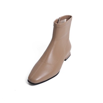 KOKKO裸腳感親膚彈力羊皮顯瘦短靴卡其色