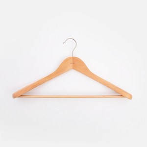 大衣型寬肩荷木衣架 淺木色