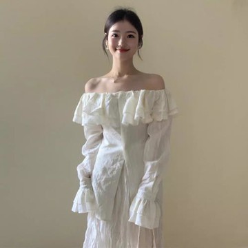 今年流行漂亮套裝法式氣質一字肩上衣半身裙兩件套春裝搭配一整套