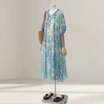 【洋裝】 洋裝 碎花洋裝 長裙 夏季洋裝 度假風洋裝 藍色洋裝 碎花長裙 連身裙 休閒洋裝 氣質洋裝 新款洋裝 寬鬆洋裝