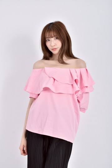 (M) 質感一字領粉色上衣