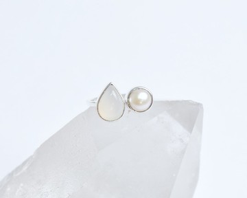 月光石與淡水珍珠銀戒指，叉形戒指，925 純銀，手工製作