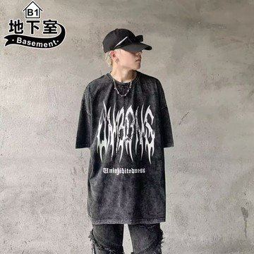 地下室B1-t恤 黑暗系水洗十字架印花短袖上衣 男生衣服 寬鬆 街頭 男裝 夏季穿搭 大尺碼5XL【NL623595】