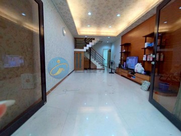 鳳山光復路商圈& 鳳山車站臨路燙金透店 ｜高雄市鳳山區曹公路