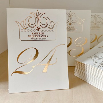 婚禮熨金枱號咭 熨上妳們的名字和婚禮日期