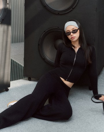 不辜負妳的愛慕；舒適細肩針織背心+寬褲+外套三件組 兩色