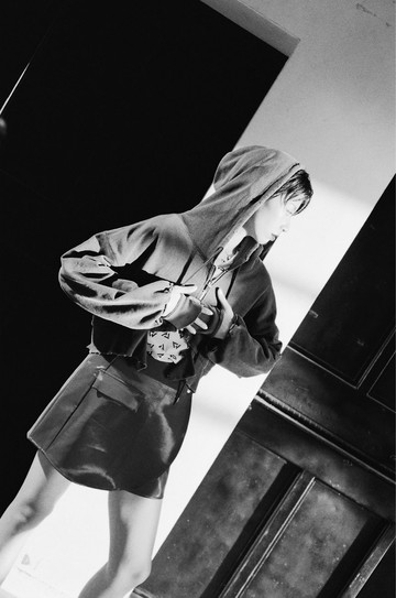 MADEINISALIE棉質有帽短款拉鍊外套