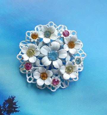 Vintage Jewelry   白琺瑯 彩鑽花朵花團 別針 胸針