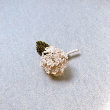 繡球花胸針〈白色〉蕾絲編織
