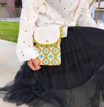 可愛花磚手機側背包/手機袋/隨身包