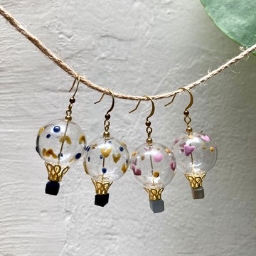 老林雜貨 | 大顆彩繪熱氣球耳環-愛心 (針式 / 夾式)