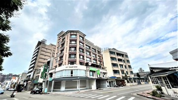 仁愛國中｜光明三民商圈｜百坪收租電梯透店投套｜新竹縣竹北市吳濁流路