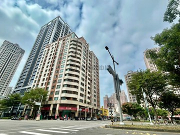 高鐵|福山公園生活圈【美妍舍】綠境質感2+1房｜高雄市左營區博愛四路