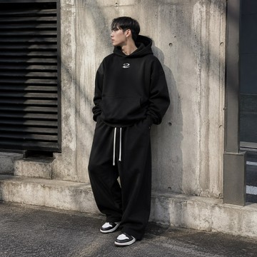 [HORMES](DCM2325)＃現貨 DCM 重磅boxy fit  流星電繡帽T 短版帽踢 DISCERNMENT