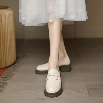 真皮白色樂福鞋女2025新款百搭鞋子英倫風厚底小皮鞋軟底平底單鞋