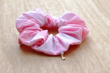 Unique獨一的星–夢幻粉∣手染【大腸髮圈】髮束