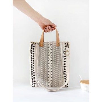 Oujoli吾尤粒B0159新款文藝印花斜挎帆布包手提布包單肩休閑女包