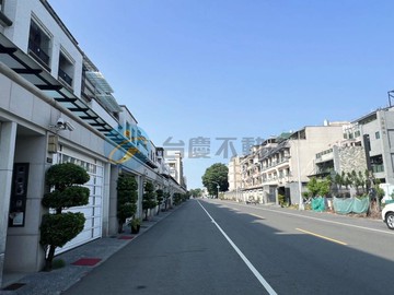 楠梓近第一科大面寬5樓電梯雙車墅｜高雄市楠梓區芎蕉路