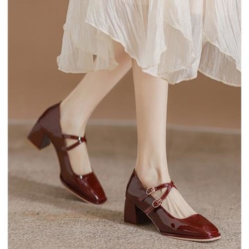 法式復古酒紅色瑪麗珍鞋女高跟2025年新款春秋馬面裙粗跟方頭單鞋