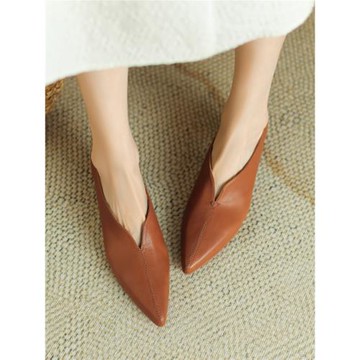 尖頭中跟小皮鞋及踝靴春秋季棕色V口超軟單鞋女鞋小短靴女靴單靴